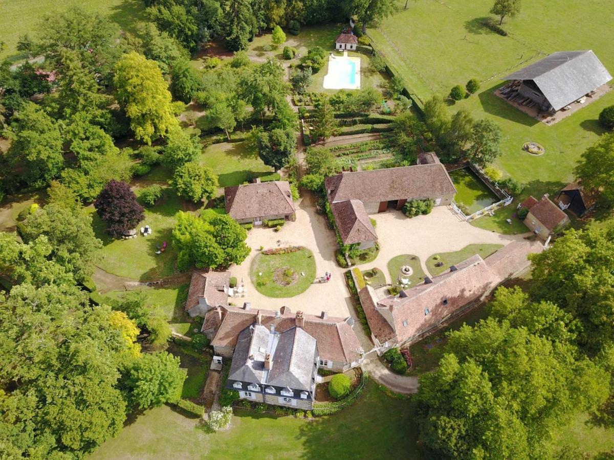 Gite Charmant Avec Piscine Chauffee, Tennis Et Jardin Pres De Beaumont-Sur-Sarthe - Fr-1-410-214 Vila Maresché Exterior foto