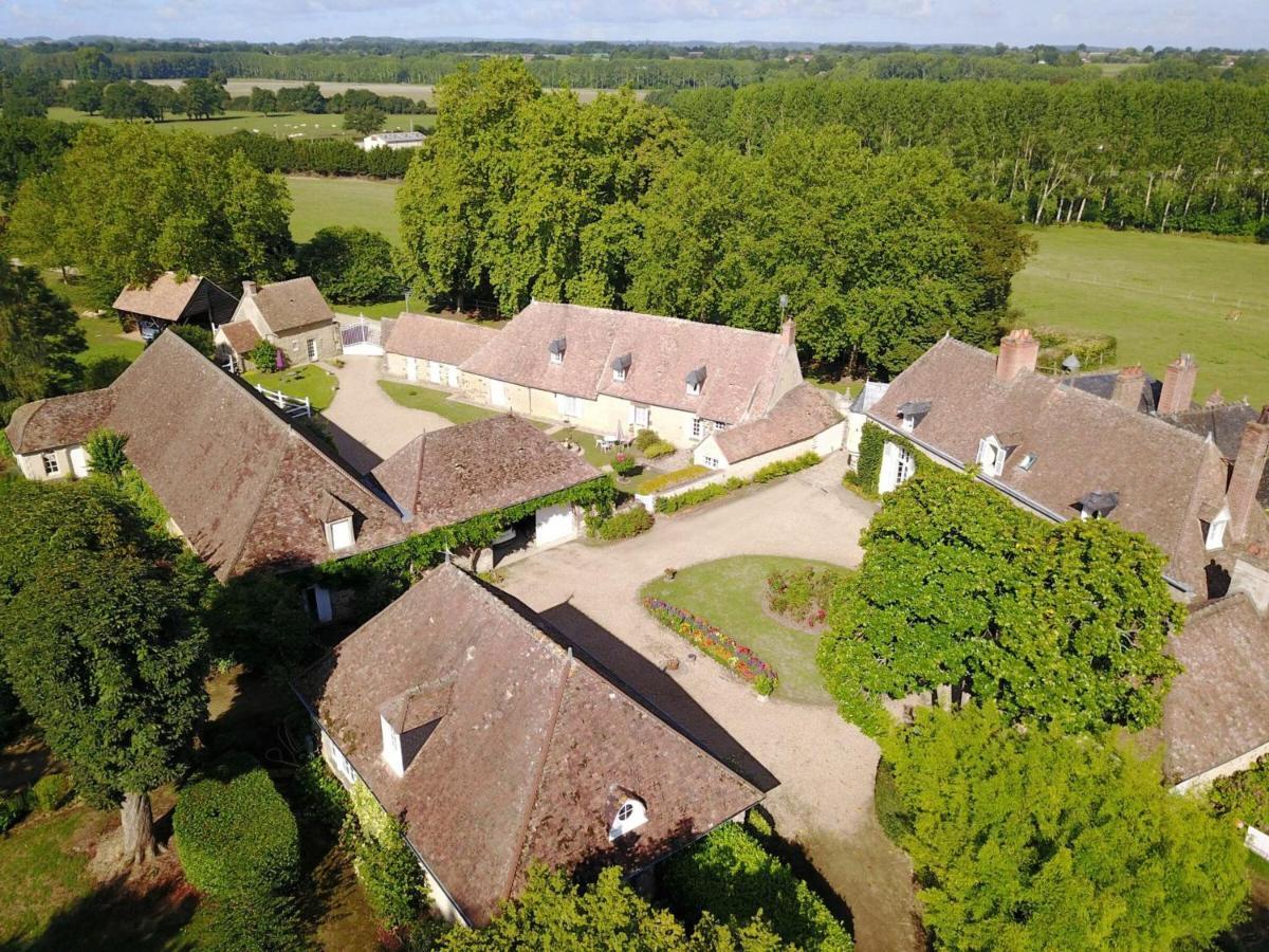 Gite Charmant Avec Piscine Chauffee, Tennis Et Jardin Pres De Beaumont-Sur-Sarthe - Fr-1-410-214 Vila Maresché Exterior foto