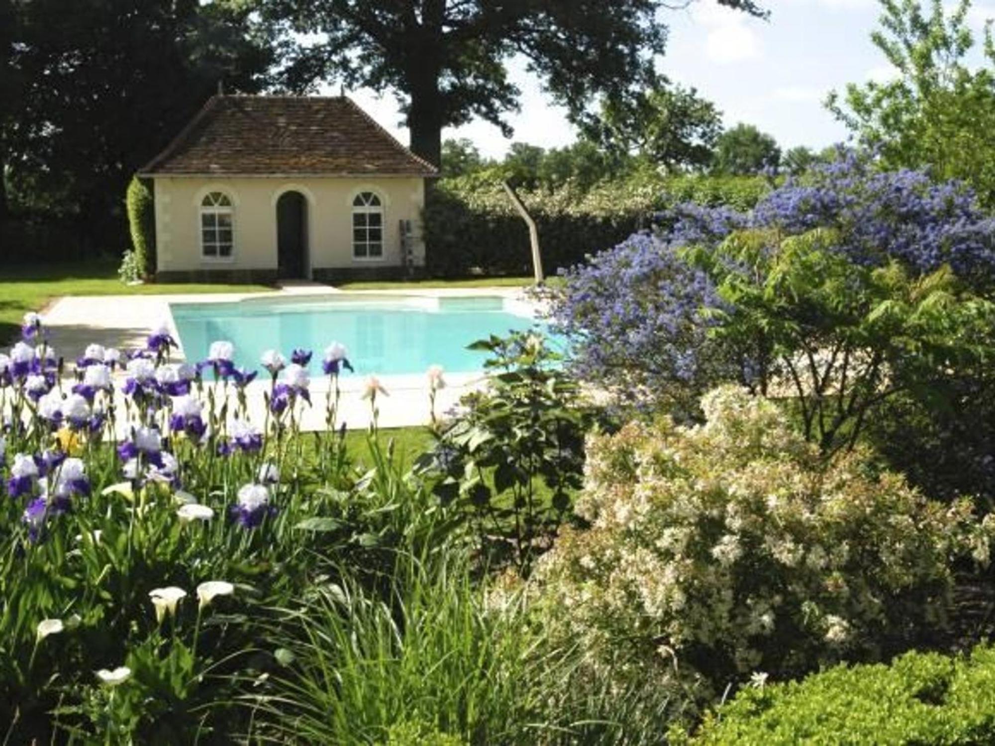 Gite Charmant Avec Piscine Chauffee, Tennis Et Jardin Pres De Beaumont-Sur-Sarthe - Fr-1-410-214 Vila Maresché Exterior foto